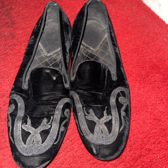 Elegant Black Velvet Loafers - Picture 1 of 4